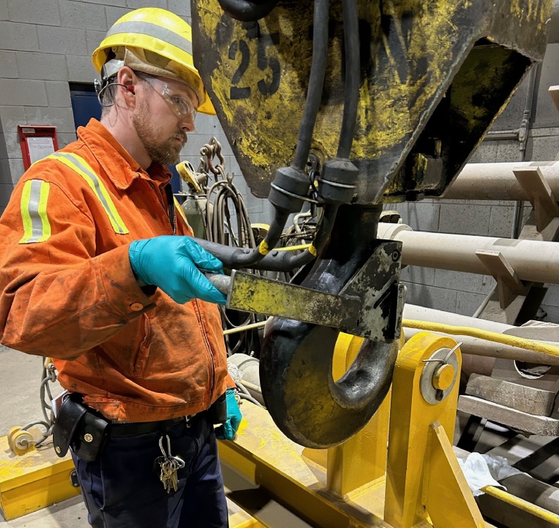 How to Choose the Right Overhead Crane How to Choose the Right Overhead Crane